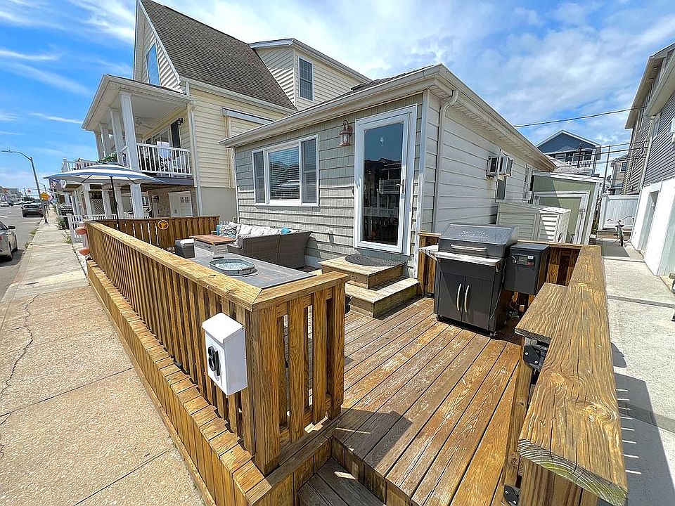 Spacious front porch