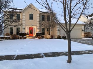 837 Queens Gate Cir, Sugar Grove, IL 60554