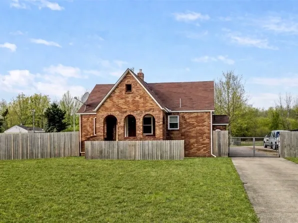 4242 McCartney Rd, Lowellville, OH 44436