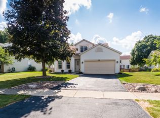 2061 Winding Lakes Dr, Plainfield, IL 60586