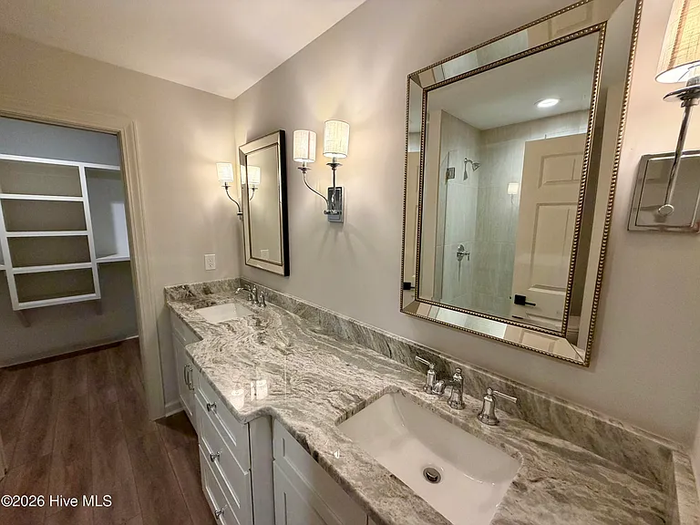 6735 Hill St — Photo 27