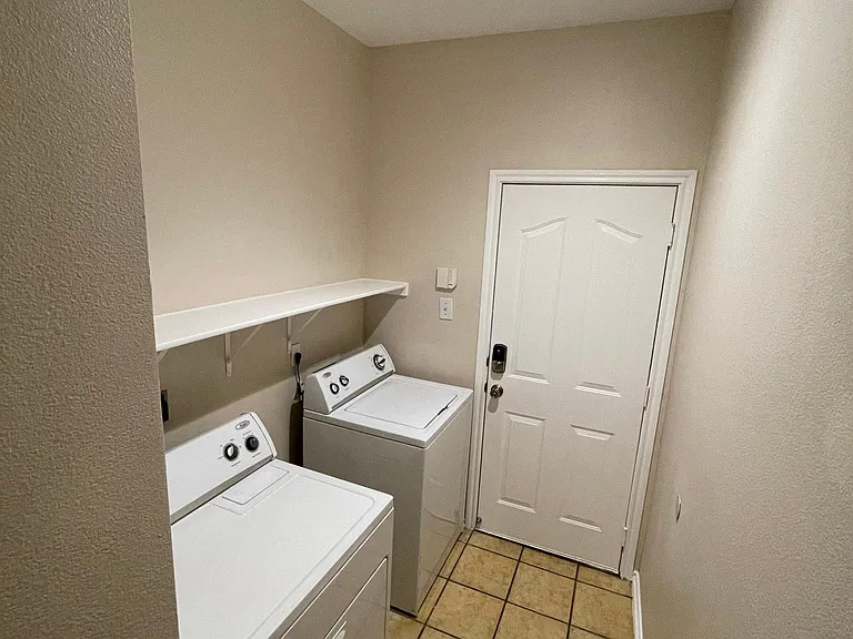 22407 Madison Park — Photo 28