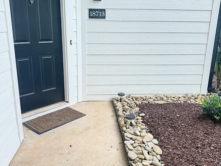 18713 Vineyard Point Ln #18713 — Photo 19