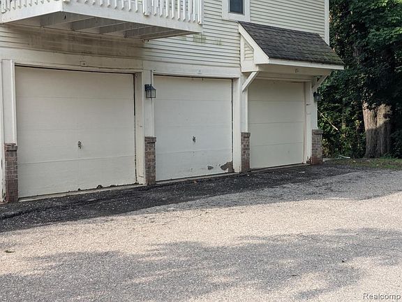 5th image of 205 Maplewood Ct