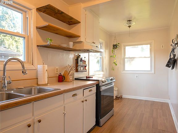 5th image of 11020 NE Glisan St