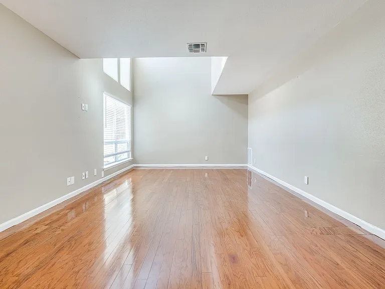 201 W Craig Pl #N — Photo 6