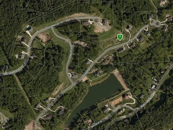 566 Macleod Dr, Gibsonia, PA 15044