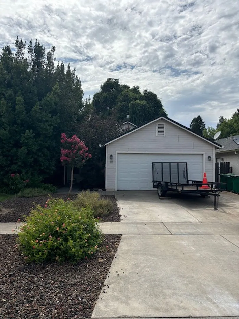 10 N. Valley Ct. — Photo 1