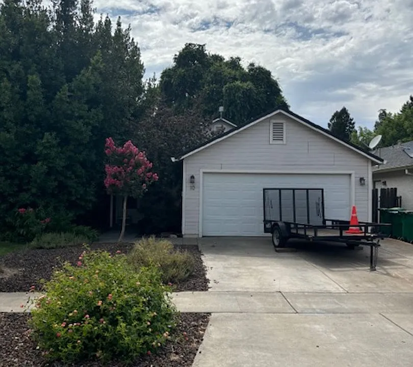 10 N Valley Ct