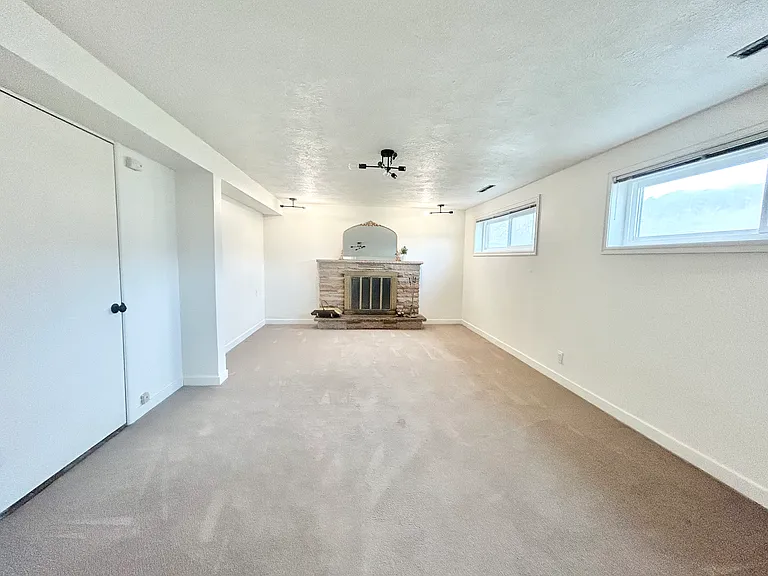 1503 N 300 W — Photo 8