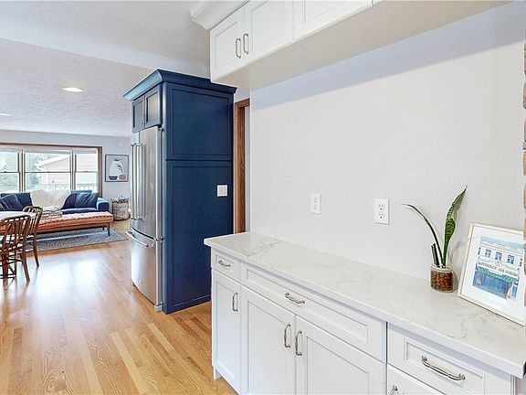4th image of 24403 Electric Dr