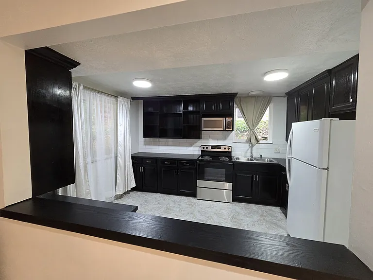 1821 Cromwell Dr #B — Photo 4