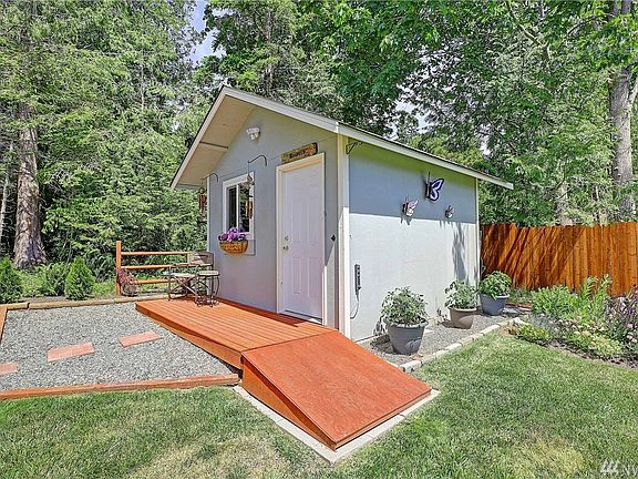 5th image of 749 Malabar Dr