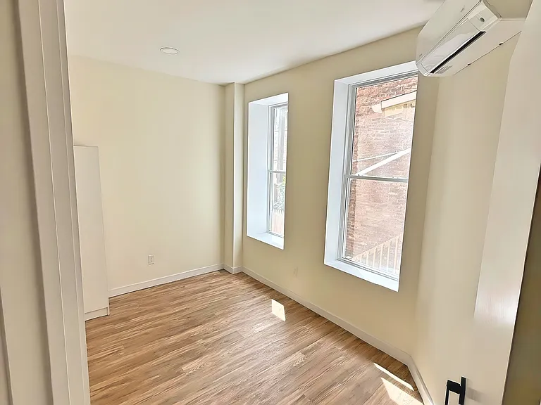 132 1st St — Photo 3