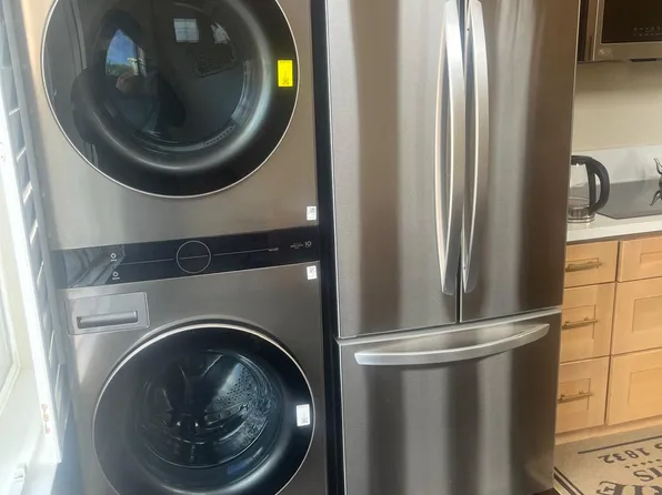 26004 Carroll Ln, Stevenson Ranch, CA 91381