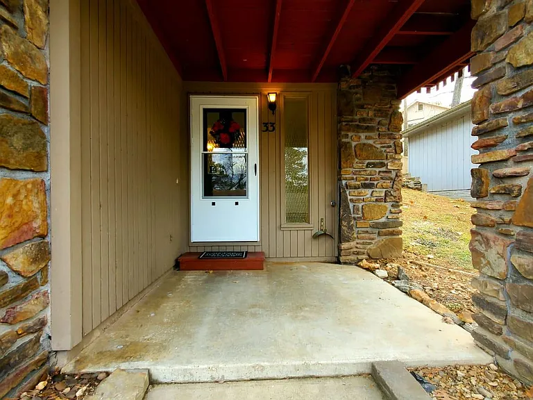 33 Nantucket Dr — Photo 3