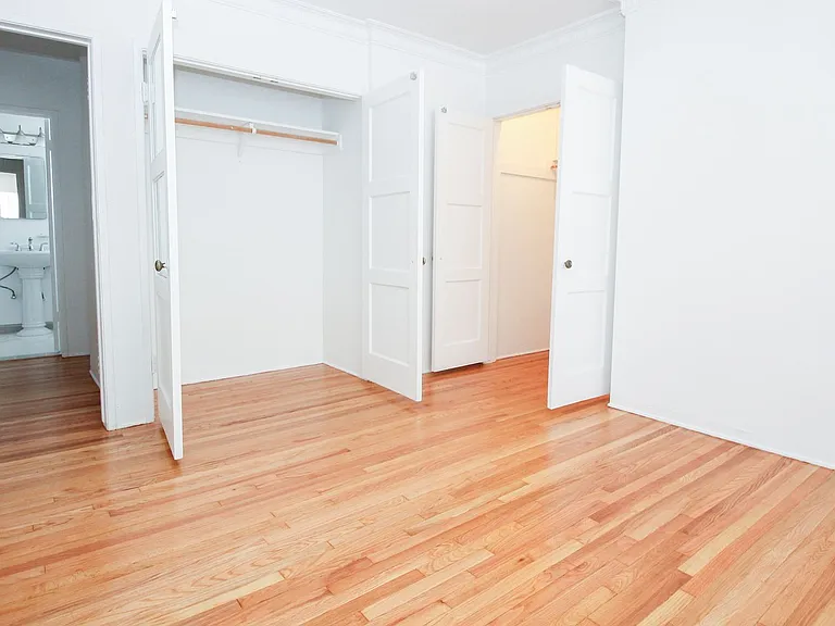 8316 Blackburn Ave — Photo 8