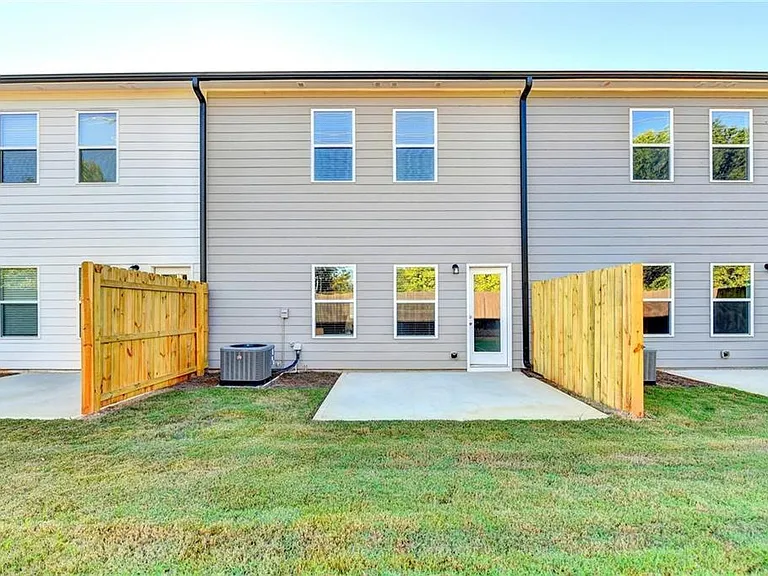 5116 Fox Den Rd — Photo 22