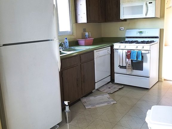 5th image of 1026 Park Crest Dr
