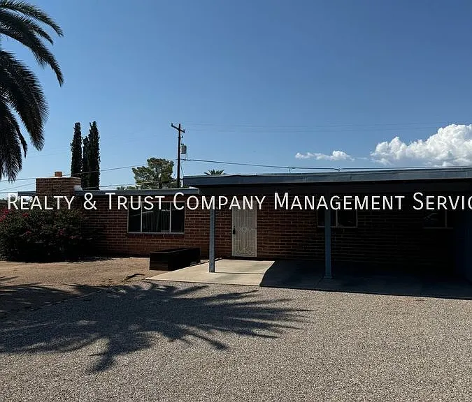 7033 E Calle Canis — Photo 1