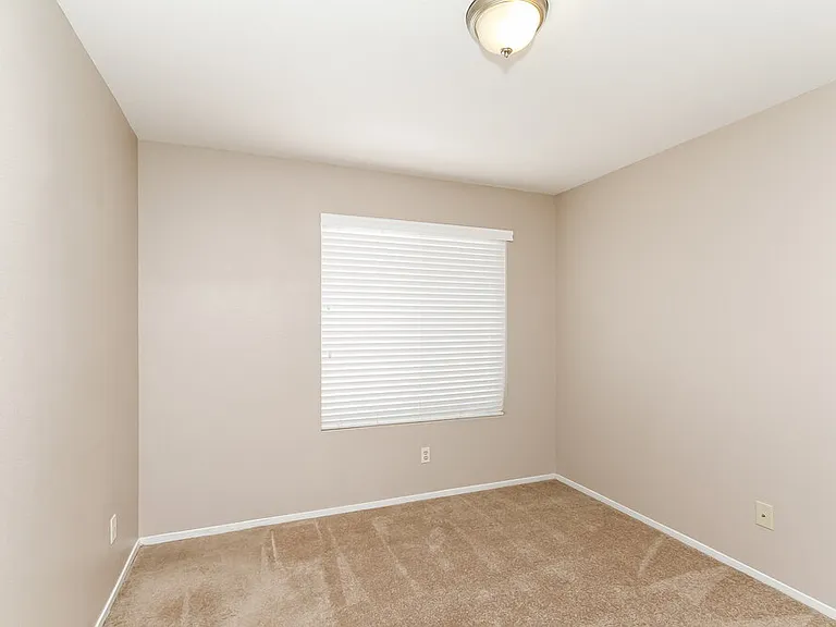 131 Monteen Dr — Photo 8