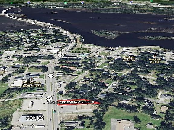 4th image of 4718 Main St