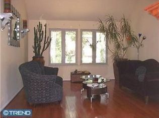 11 Bronwood Dr, Voorhees, NJ 08043