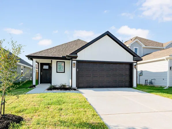 9213 Crestone Peak Dr, Willis, TX 77318