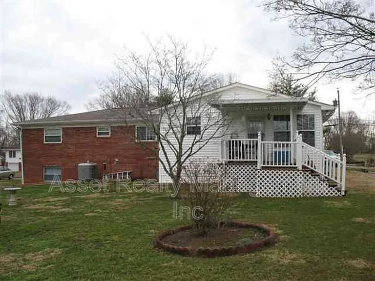218 Britton Dr — Photo 24