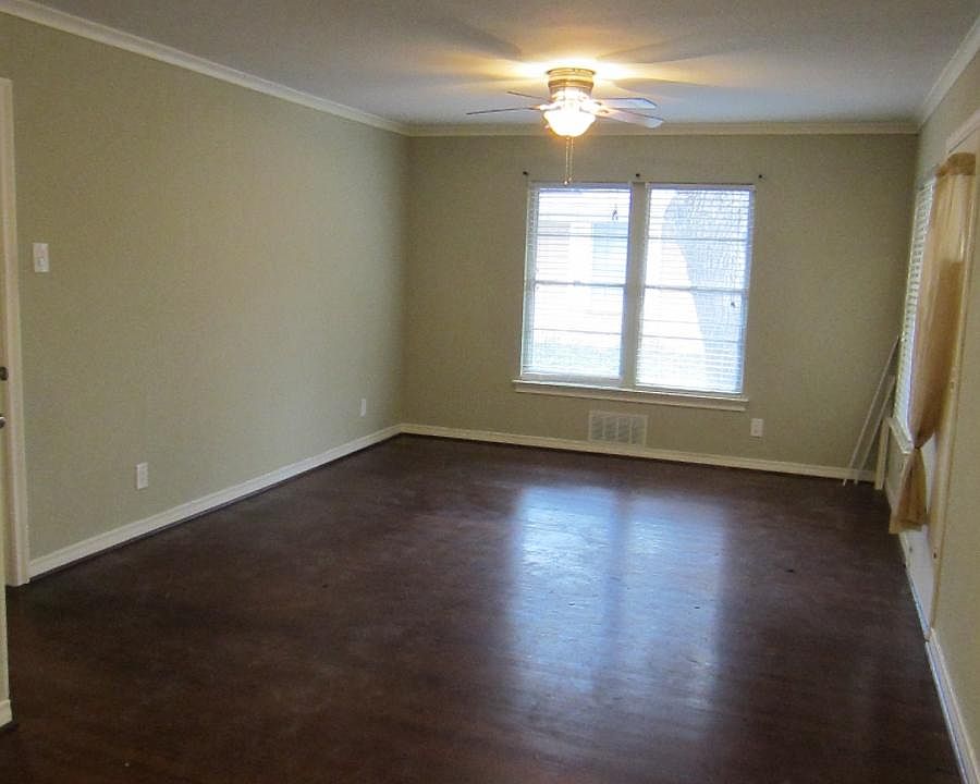 Living/Dining area