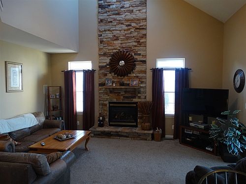 Family room,gas
        fireplace