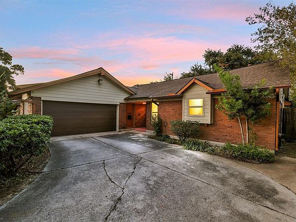 2nd image of 2205 Lazybrook Dr