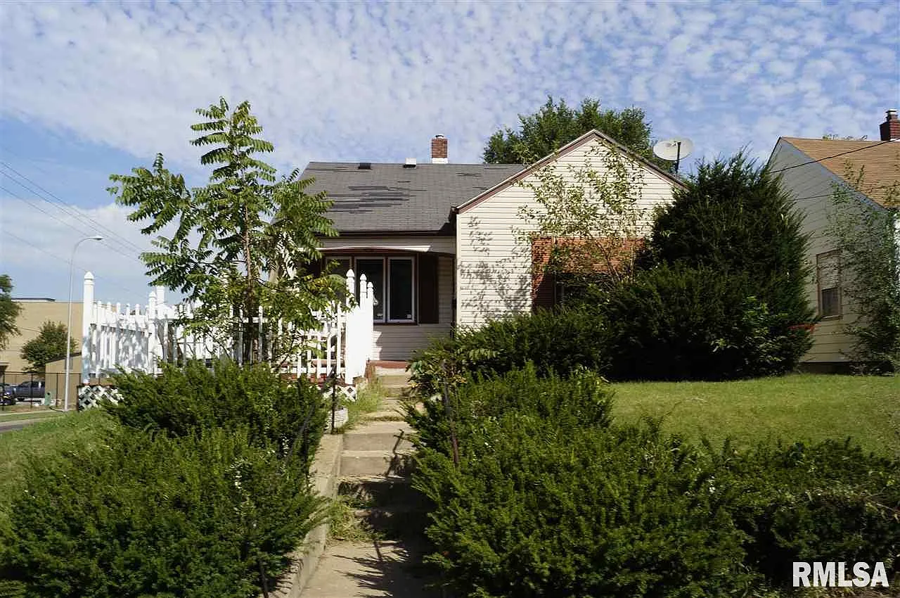 2431 W Proctor St photo 1
