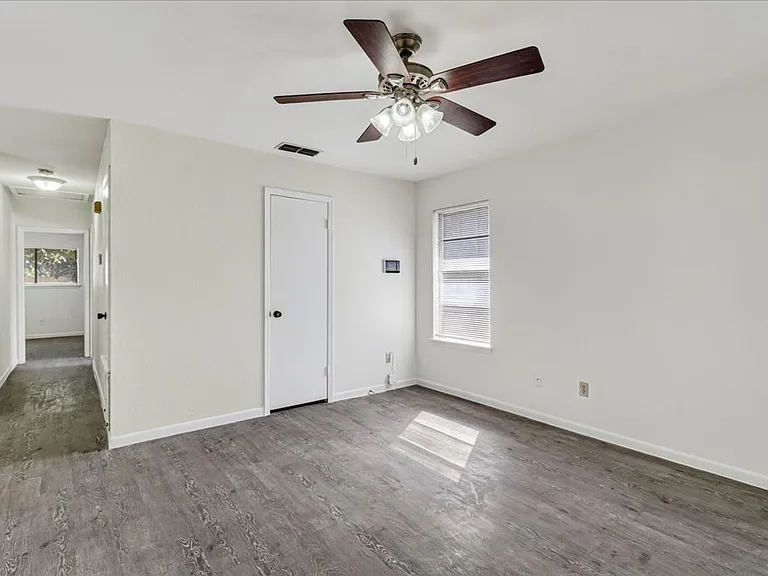1622 La Joya St — Photo 4