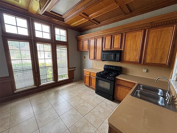 4th image of 1511 Ridgebriar Dr