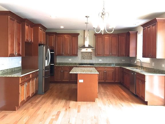 5th image of 1103 W Wilson St