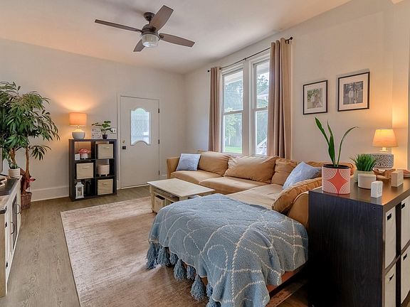 5th image of 604 Harmony Way