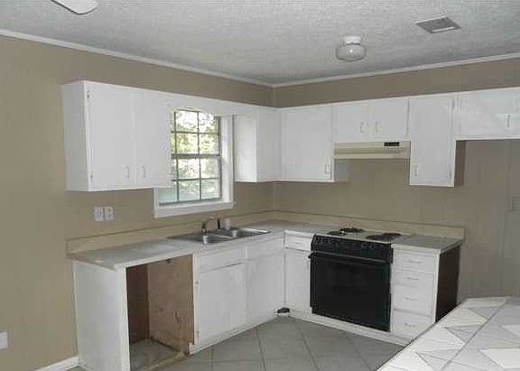 4th image of 2801 French Ave