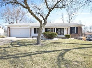 610 Pebble Ln, Saint Peters, MO 63376