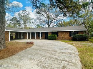 118 Essex Ct, Picayune, MS 39466