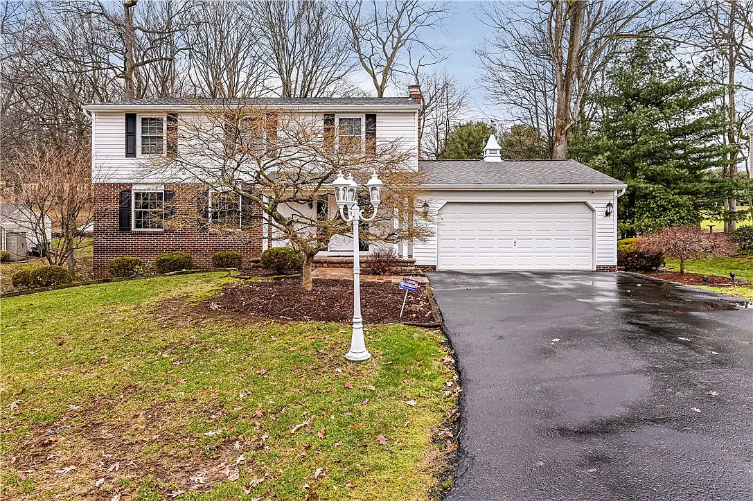52 Greenview Dr photo 1