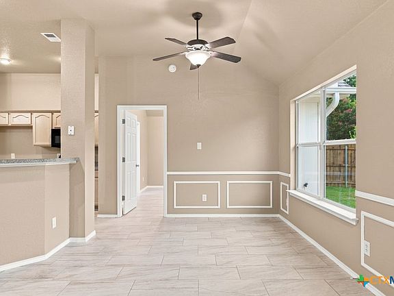 3rd image of 1009 Woodhollow Dr