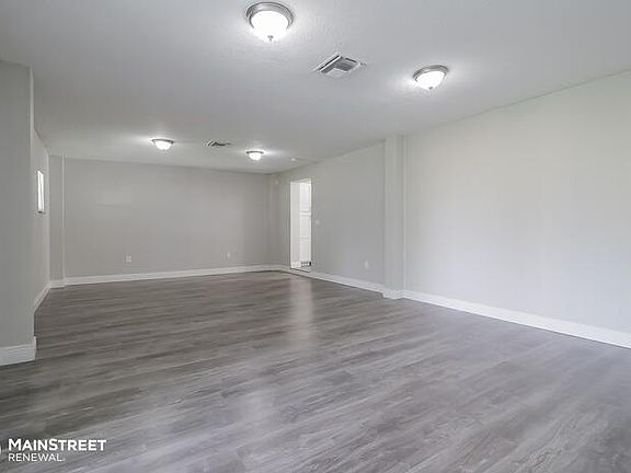 4th image of 2515 Bonneville Dr