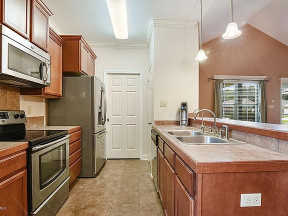 4th image of 302 Sunflower Estates Ln