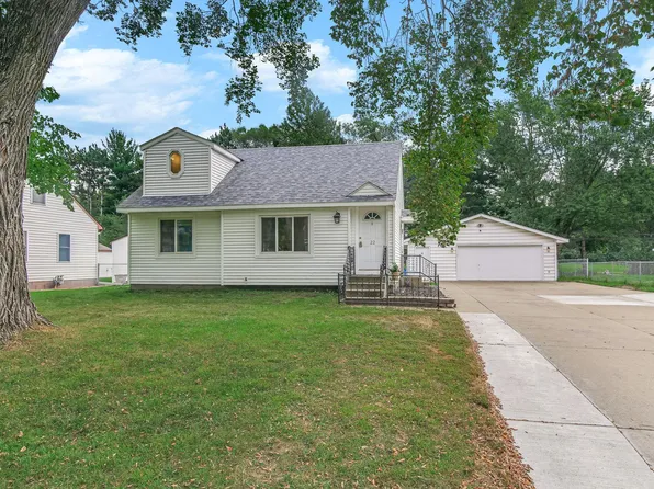 22 Center Rd, Circle Pines, MN 55014