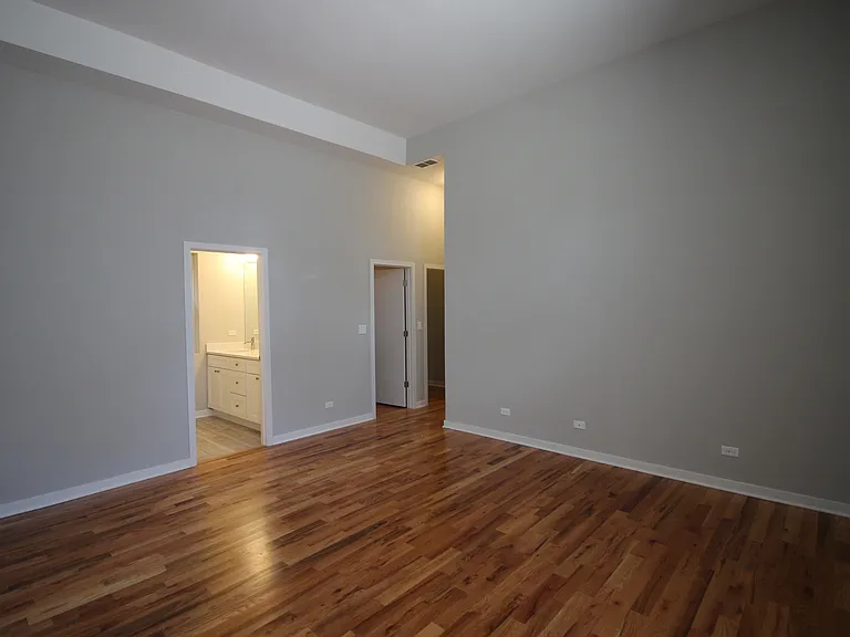 1801-05 W School St #1 — Photo 10