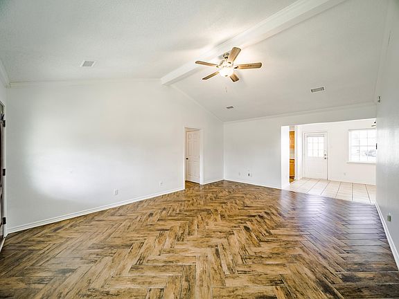 5th image of 358 Lakeview Dr