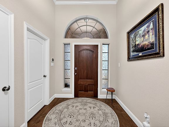 2nd image of 114 Oak Branch Trl