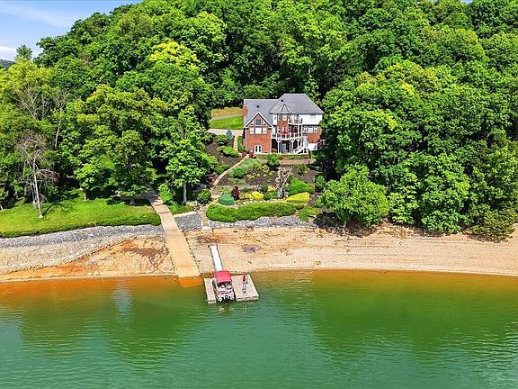 2nd image of 1881 Pointe Dr