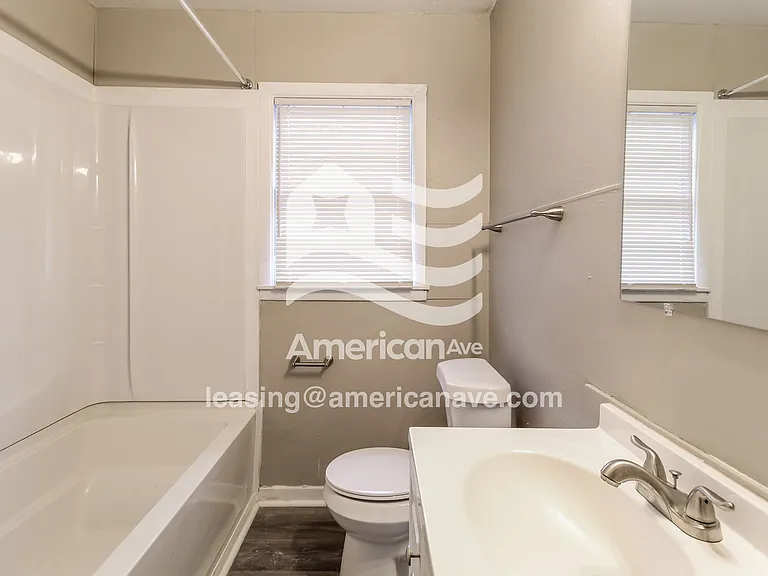 1768740_014_wm_-_bathroom_13601071.jpg